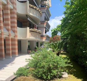 SPLENDIDO APPARTAMENTO ZONA CUCCHIARELLI - Via Alto Adige