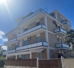 TRILOCALE A 150 MQ DAL MARE - Via Eolie